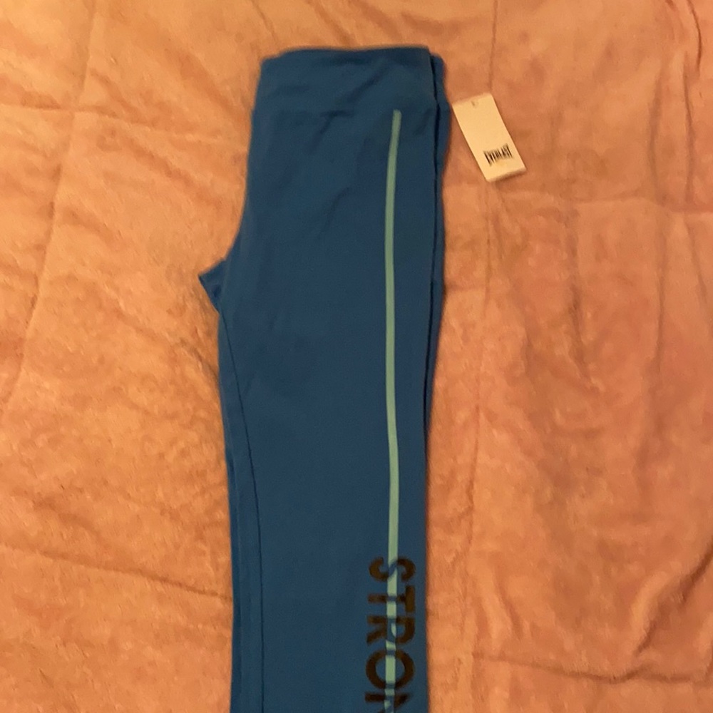 Light blue leggings/shorts
